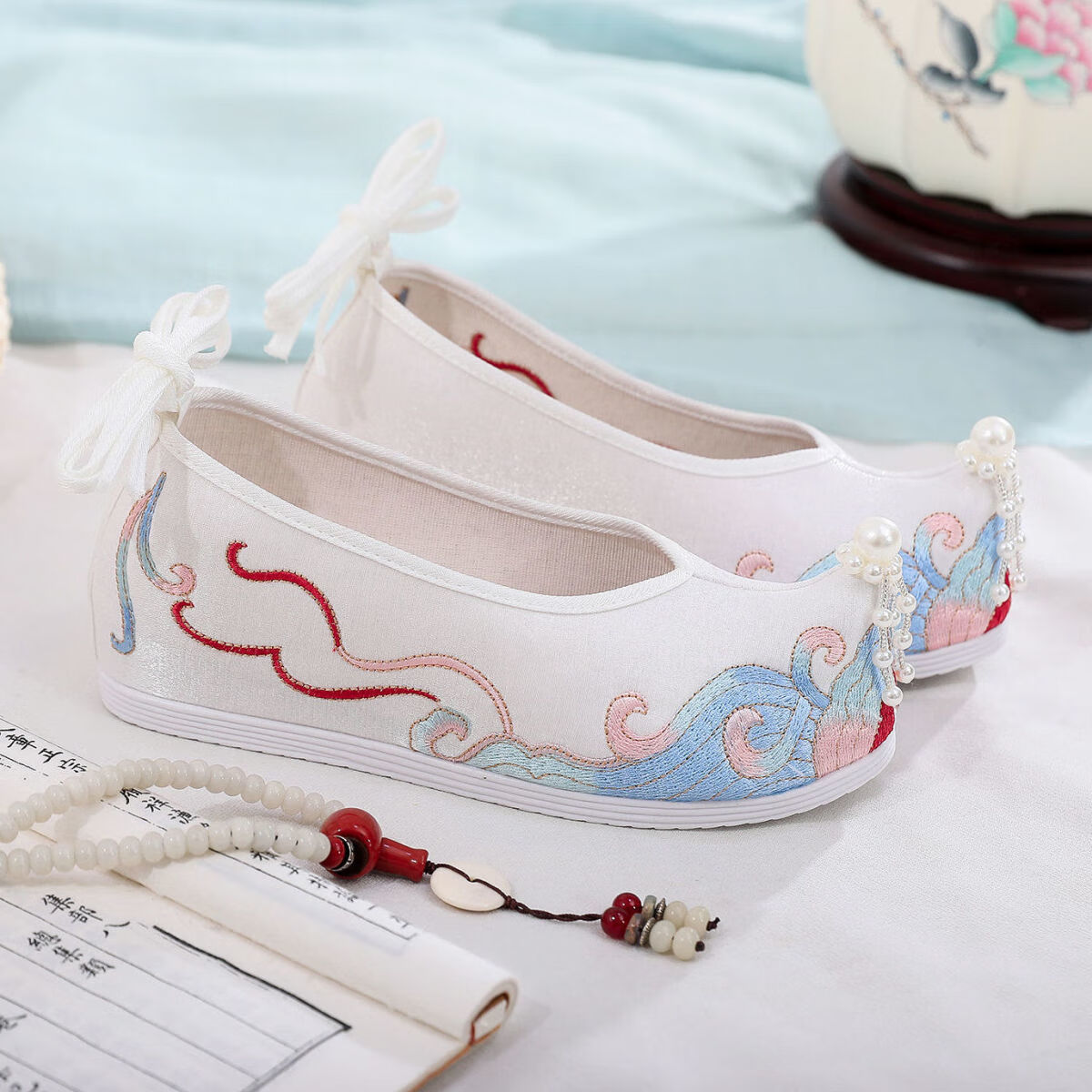 鞋子春单鞋内增高学生搭配古装翘头鞋刺绣绣花鞋 波澜(四厘米)亮白 34