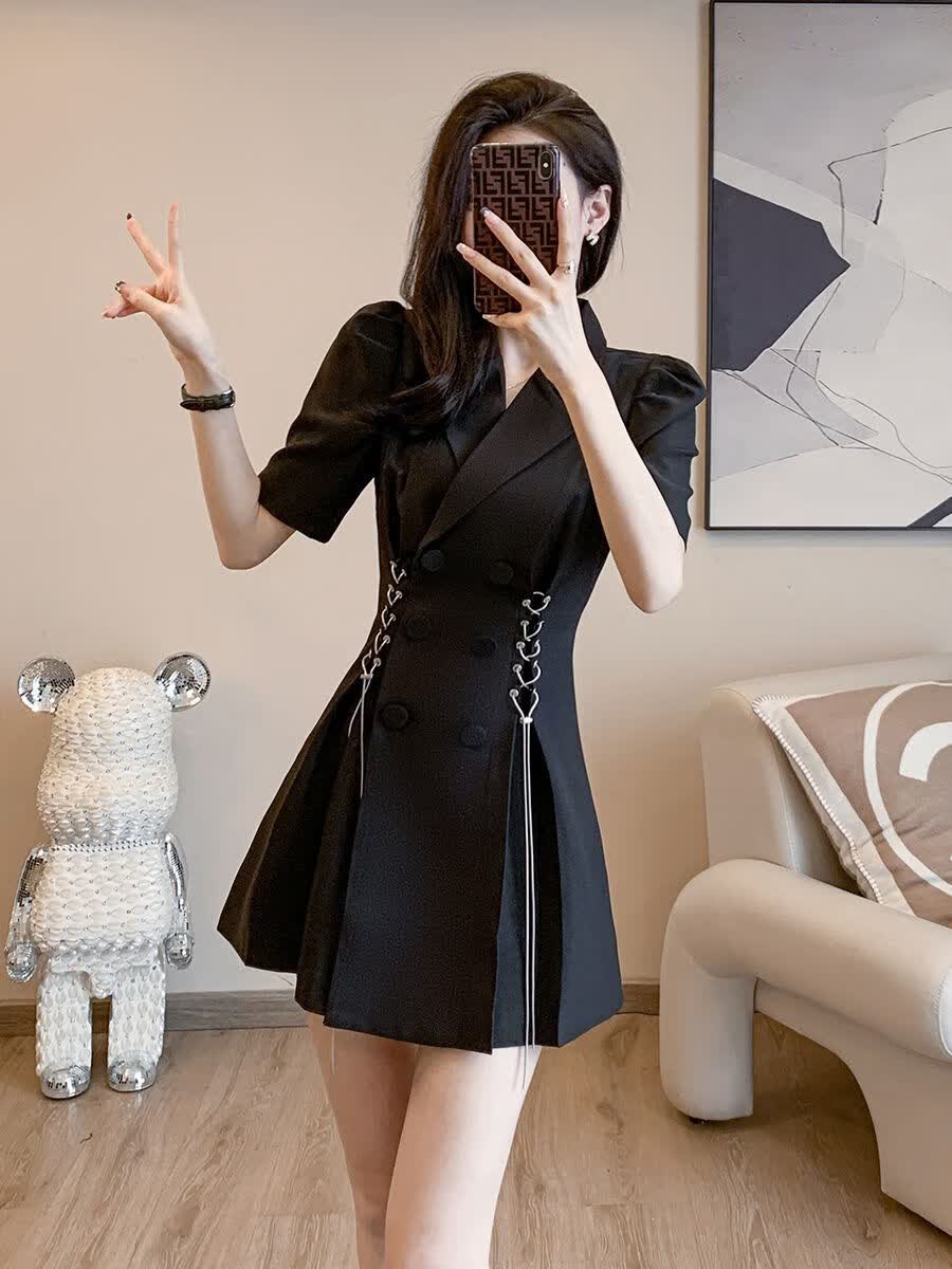 婍妡2023夏季时尚新款学院风收腰显瘦连衣裙女夏季设计高级感西装裙女