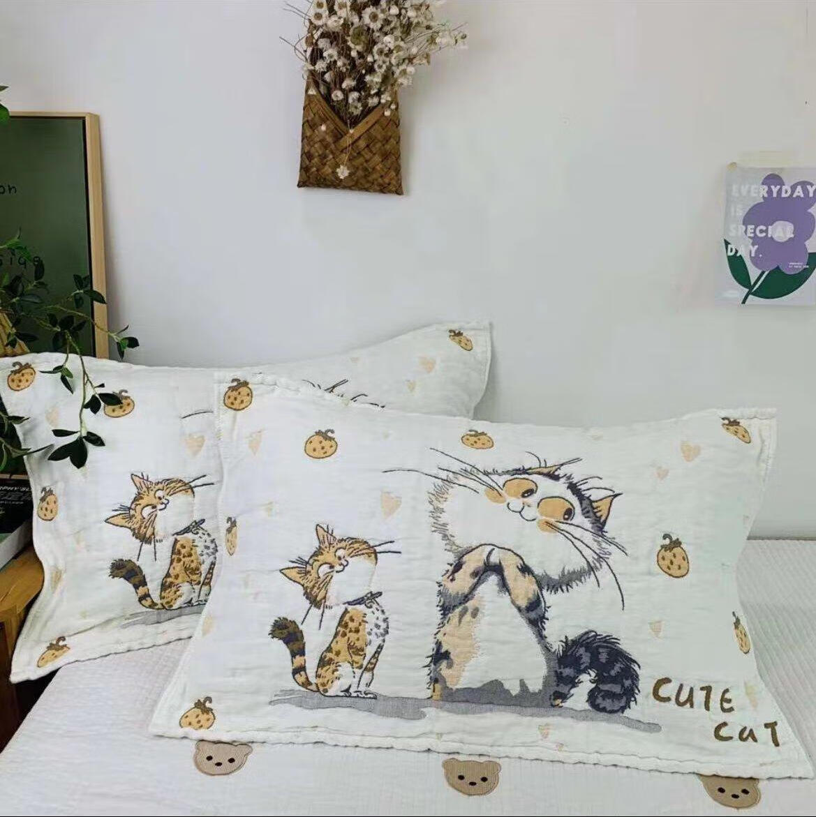 甜苗苗 草莓萌猫*纯棉多层泡芙纱布枕巾一对 default