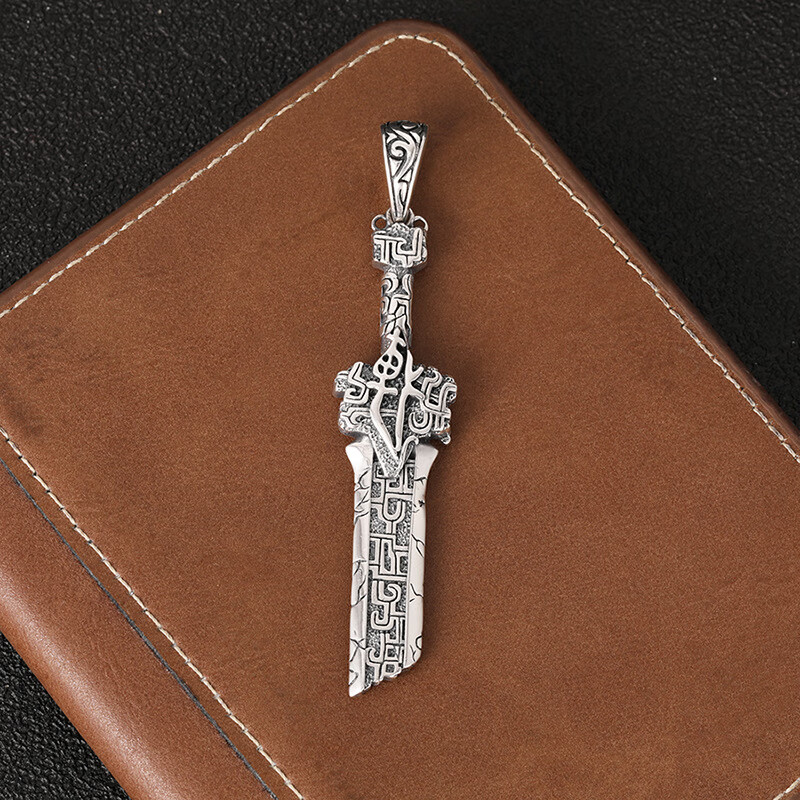 梦至尊(mengzhizun)s925做旧小众古风断剑吊坠男潮个性霸气戰字宝剑