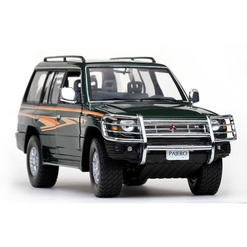 三菱帕杰罗车模合金1:18三菱pajero仿真越野车仿真经典情怀汽车模型