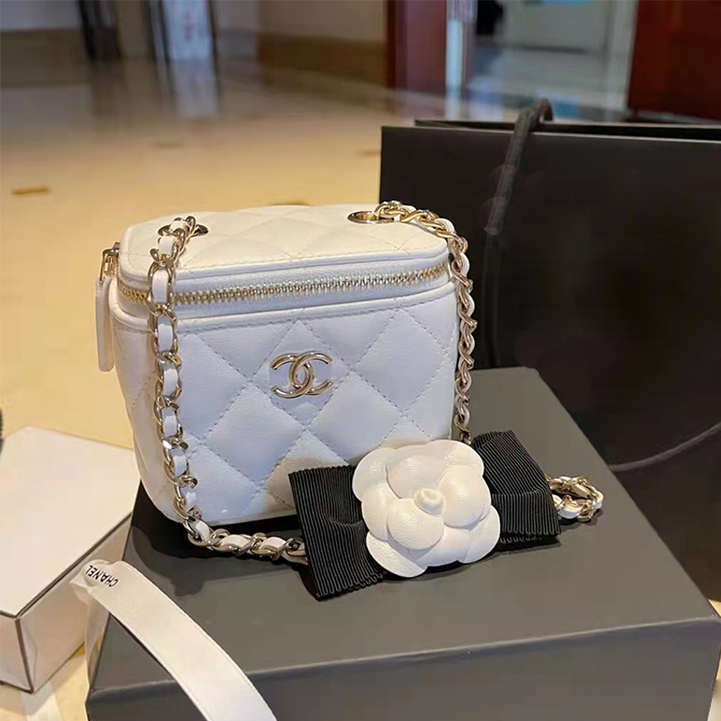 chanel香奈儿女包小号链条化妆包 羊皮革与金色金属8.