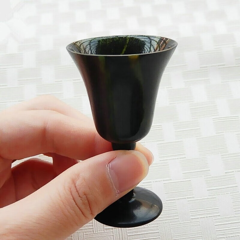 杯玉石墨玉夜光杯橄榄绿酒杯带鸳鸯磁性高脚杯天酒具 一个杯子价格