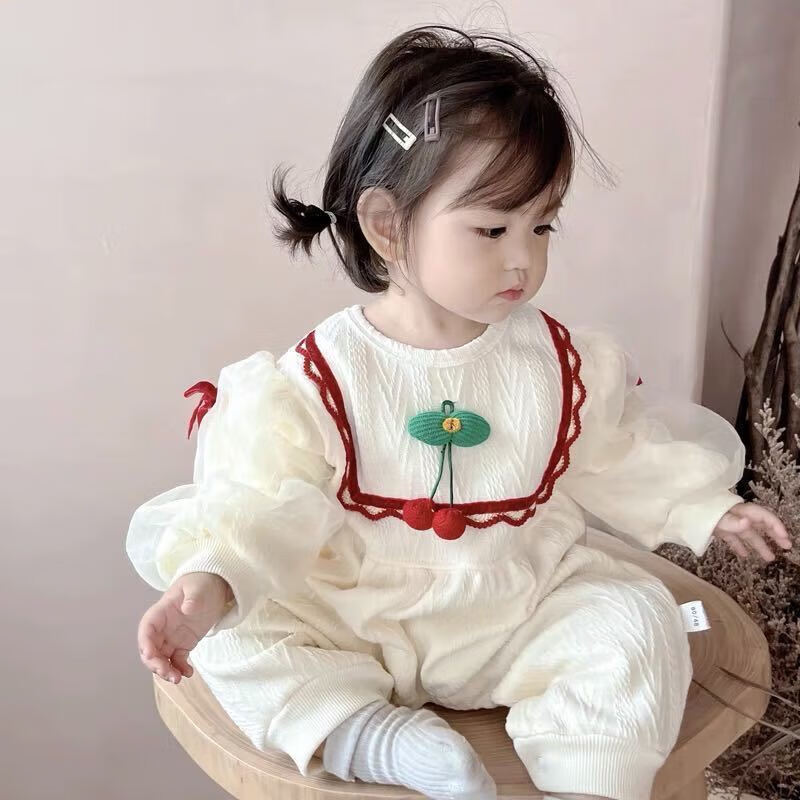 夢怡棠嬰兒0-6個月服裝薄款公主風(fēng)爬服卡通連體衣洋氣可愛外出春秋哈衣 米色【提花櫻桃薄絨保暖】 90