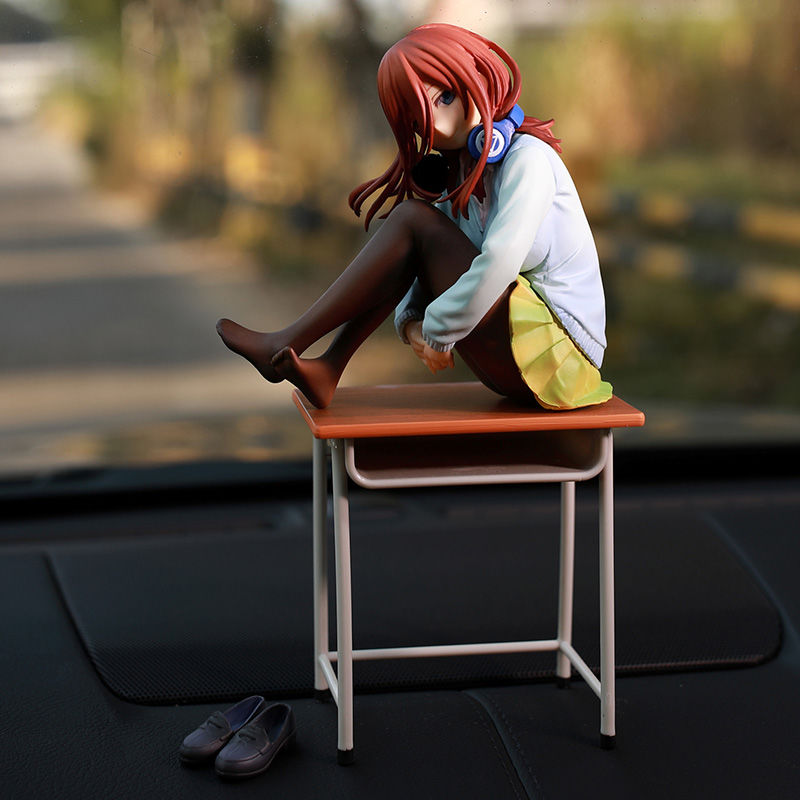 初石(chushi) 中野三玖五等分的花嫁课桌美少女动漫二次机箱摆件 中野