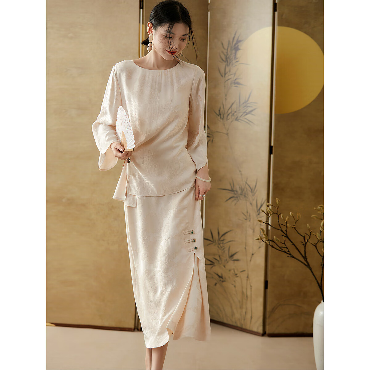 笑涵阁并蒂折枝芙蓉 韵色提花上衣 米白色 s