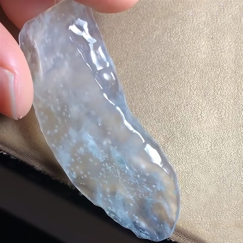 珠佩丽玉石边角料缅甸翡翠原石边角料吊坠加工高冰种木那雪花棉手镯心