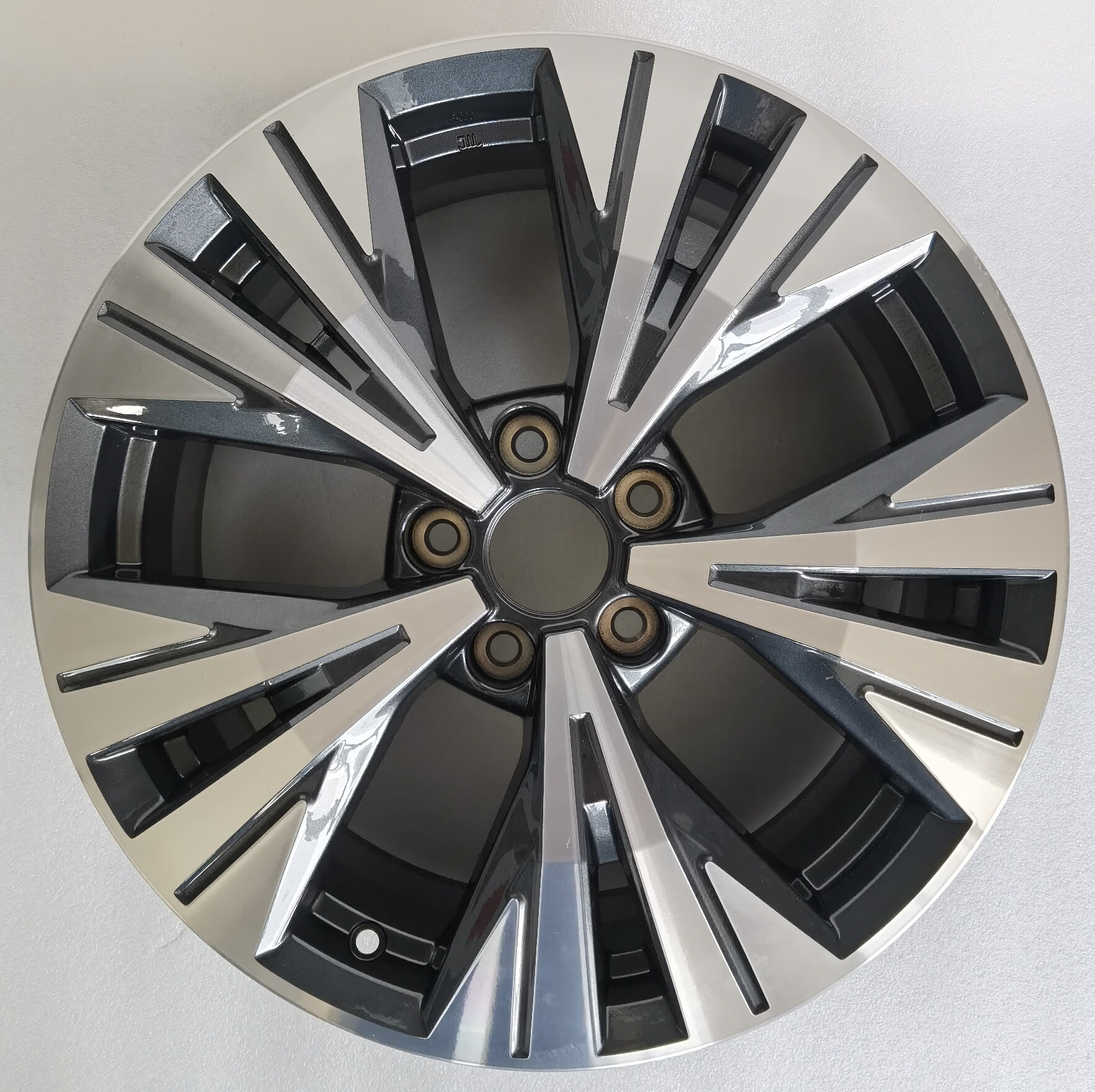 映棠适用于 适用于日产新奇骏18寸全新原装原厂铝合金轮毂钢圈胎铃 18