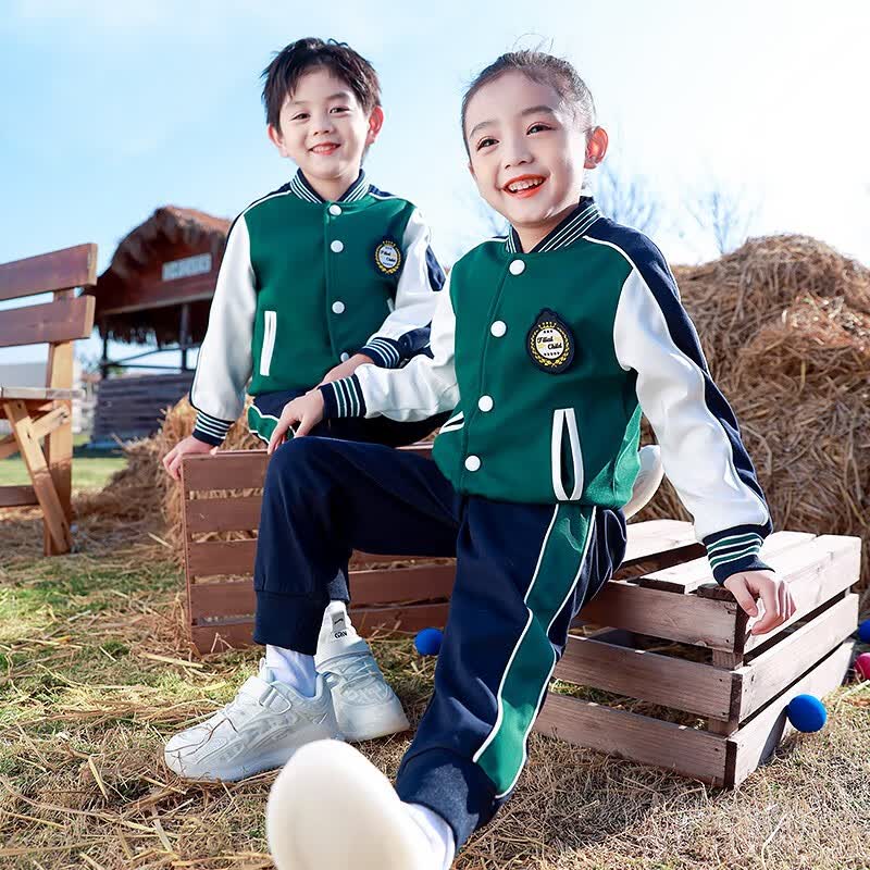 心可派儿 小学生校服幼儿园园服春夏秋装儿童套装班服运动会学院风多件套 墨绿四件套女 150属于什么档次？