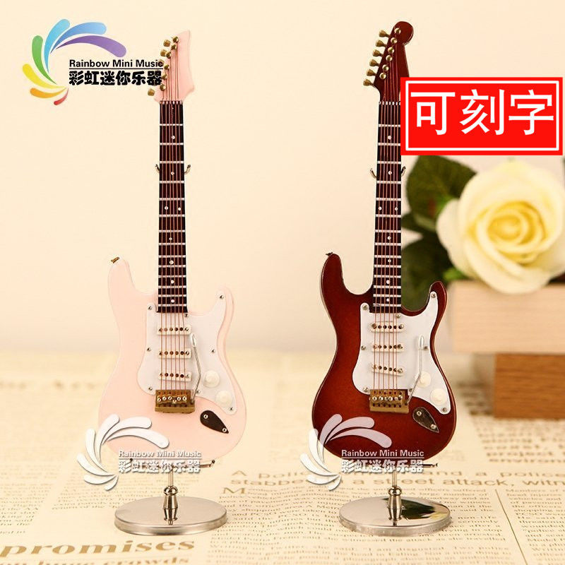 曲美思可刻字手工木质电吉他模型乐器摆件汽车挂件男女朋友电吉他胸针