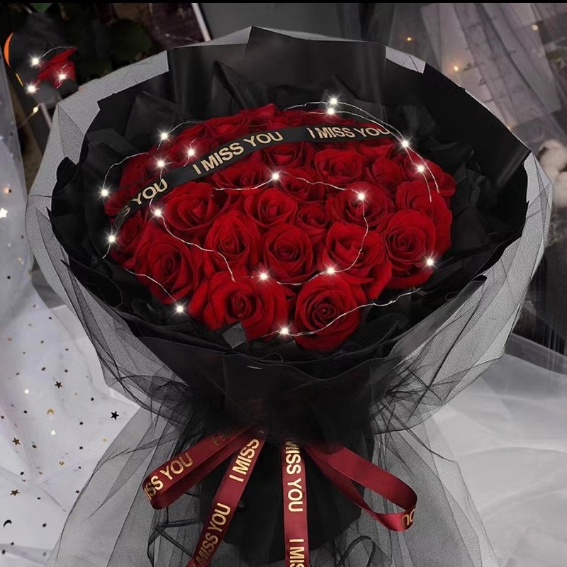 【爱如潮水】33朵红玫瑰黑纱款花束 #23