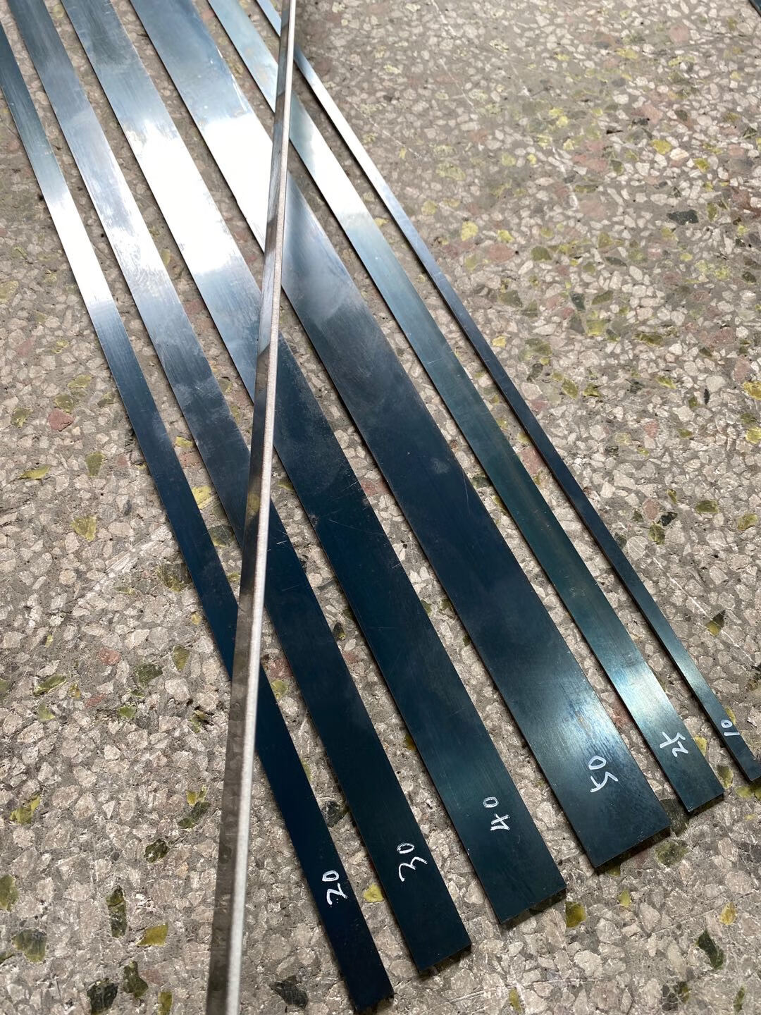 0mm diy淬火 厚度4mm*宽度200mm*长度1米