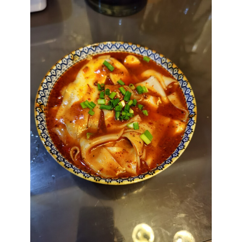 新疆炒宽粉麻酱宽粉带酱包水晶宽粉透明凉皮流汁留汁宽粉兰州小吃