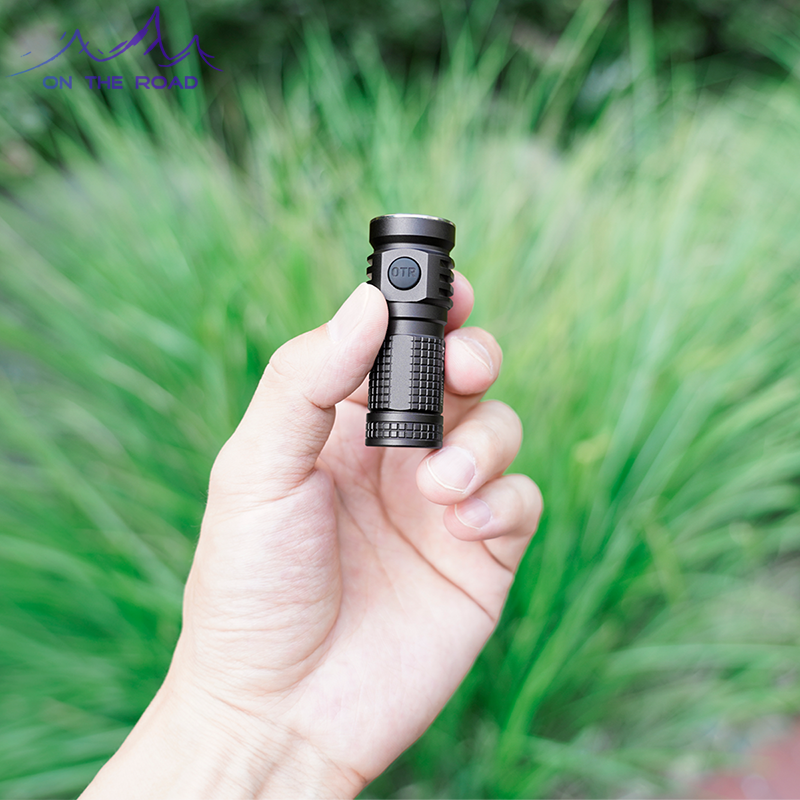 在路上m4迷你强光手电筒 usb充电小型手电防身户外防水家用便携超亮