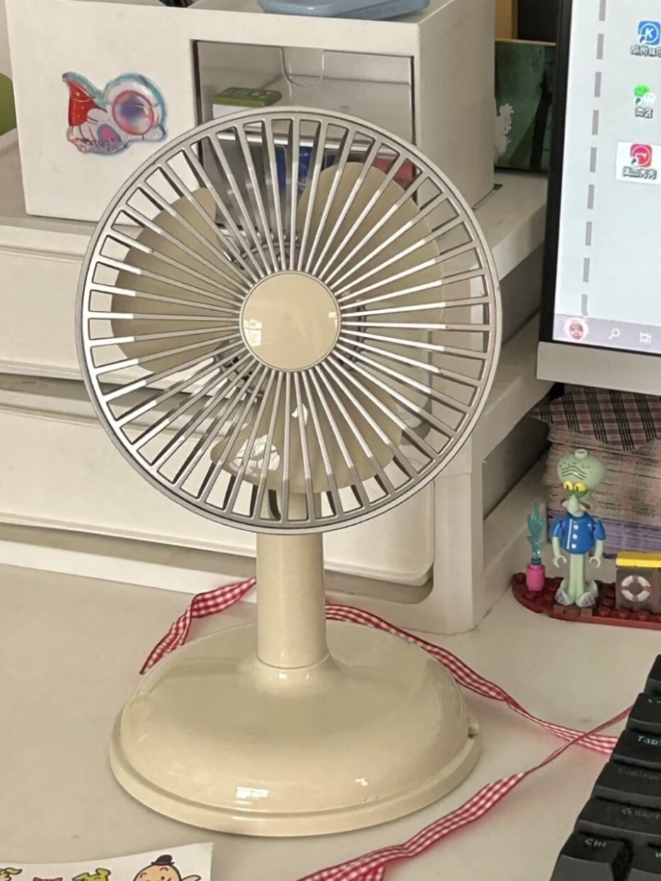 三色桌面电风扇简约台式充电usb便携可爱桌面装饰小风扇 复古风扇米白