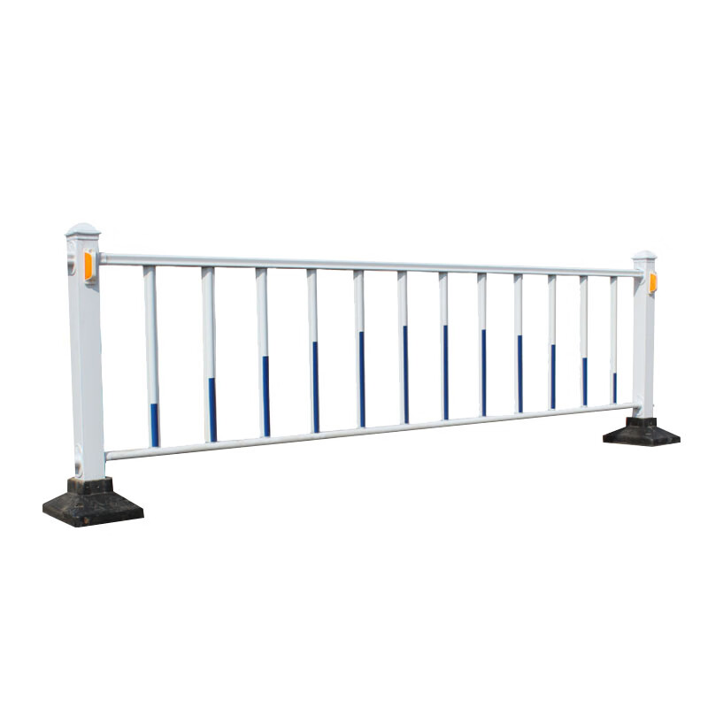 道路市政隔离护栏 交通安全设施防撞护栏 马路锌钢分流围栏隔离带 长