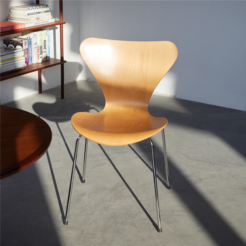 龙易鹿现代简约曲木餐椅设计师经典7号椅餐厅咖啡店休闲洽谈椅子 原木