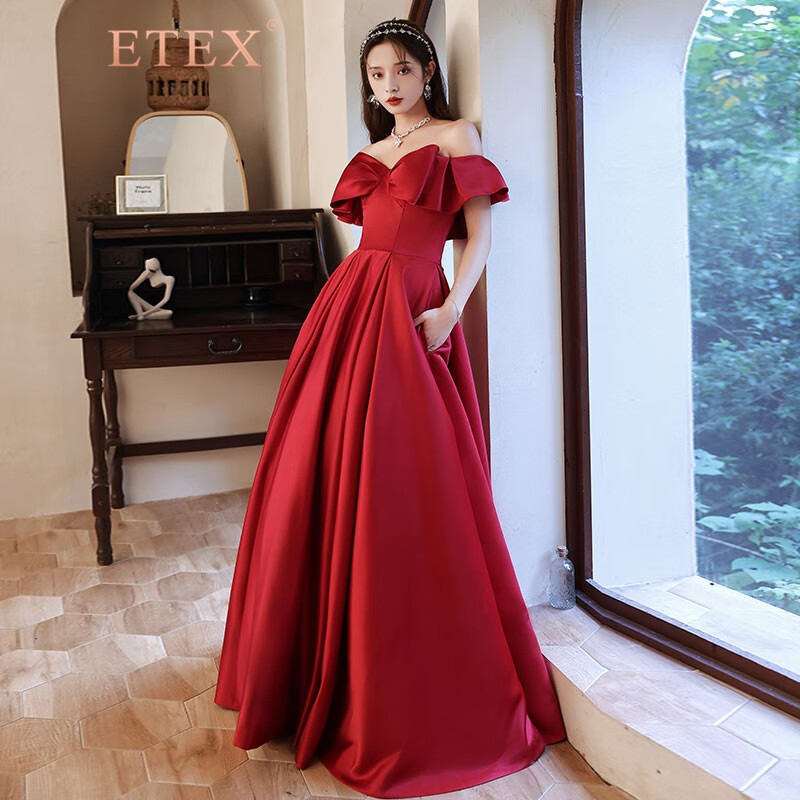etex轻奢品牌 一字肩缎面敬酒服2021新款冬季酒红色简单时尚大气新娘