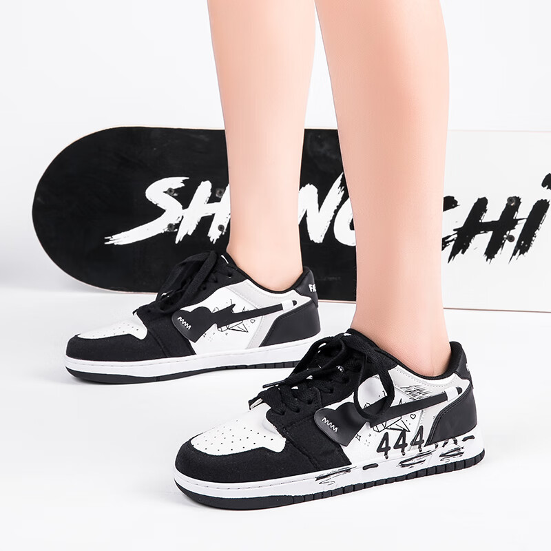 言朔情侣鞋子一男一女两双夏季轻便透气鸳鸯鞋七夕情侣鞋百搭潮板鞋