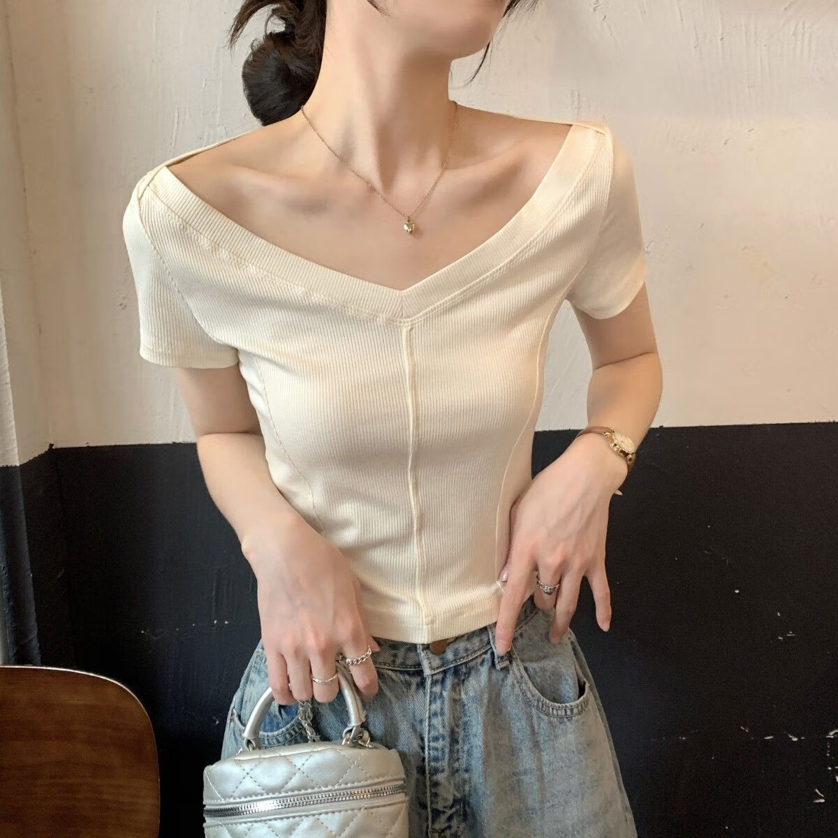 索涉(suoshe)大领口大v领低胸性感女士短袖t恤纯棉法式v领鱼骨正肩