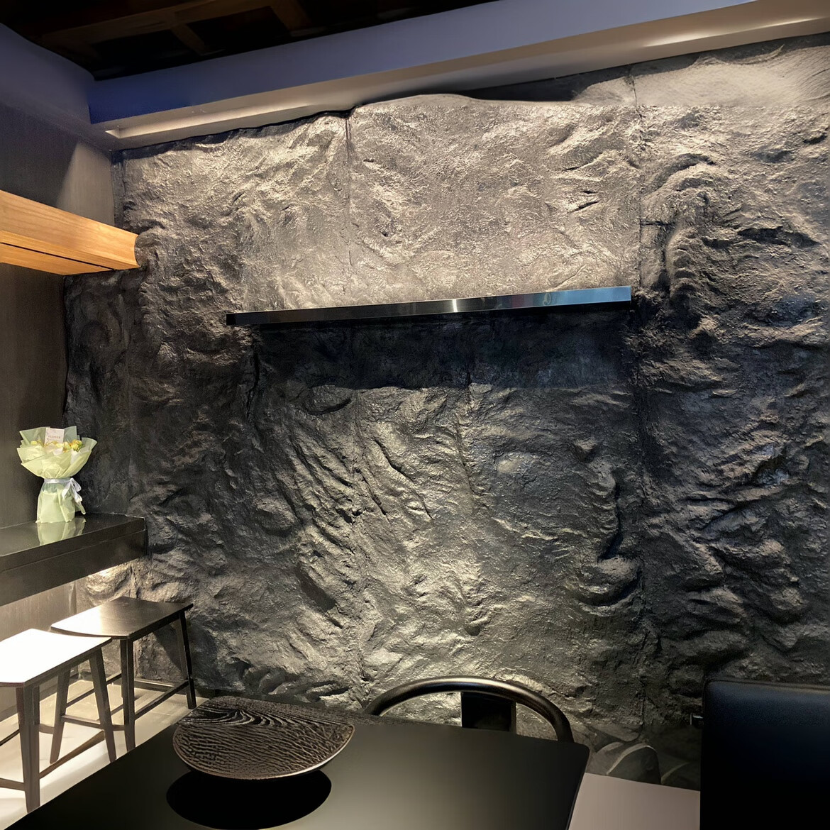 仁聚益frp熔积岩熔岩板防火透光劈开岩防水三生石凹凸感酒店仿石材