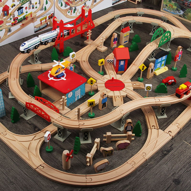 赟娅木质小火车轨道套装磁性电动车头积木类拼装新年儿童玩具生日礼物 130件机场火车轨道赠火车头