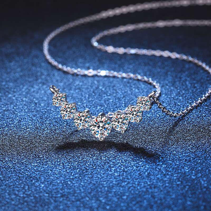 s925吊坠女 简约微笑七公主17克拉d色莫桑石项链 5mm高碳石 925银