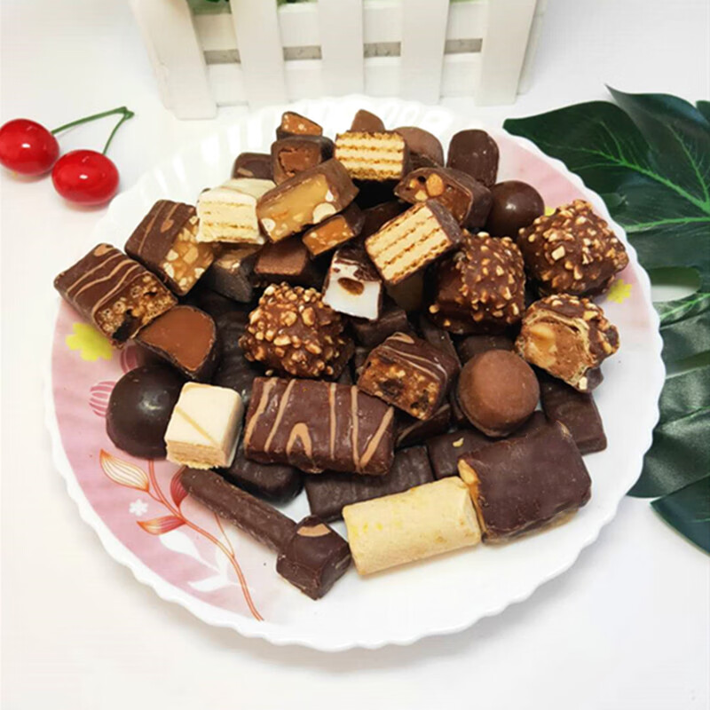 桃枫小离俄罗斯进口糖果混装新年巧克力零食过年喜糖礼盒食品散装糖混合 巧克力混糖4斤+礼盒