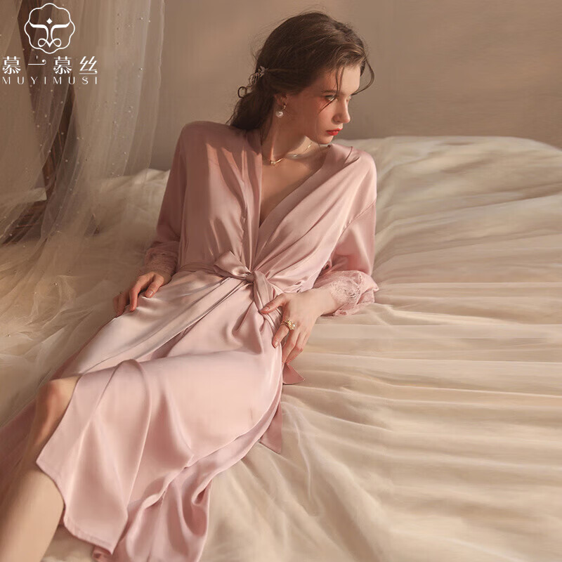 慕一慕丝 高端品牌情趣内衣性感蕾丝拼接缎面睡衣长款外袍女式睡袍