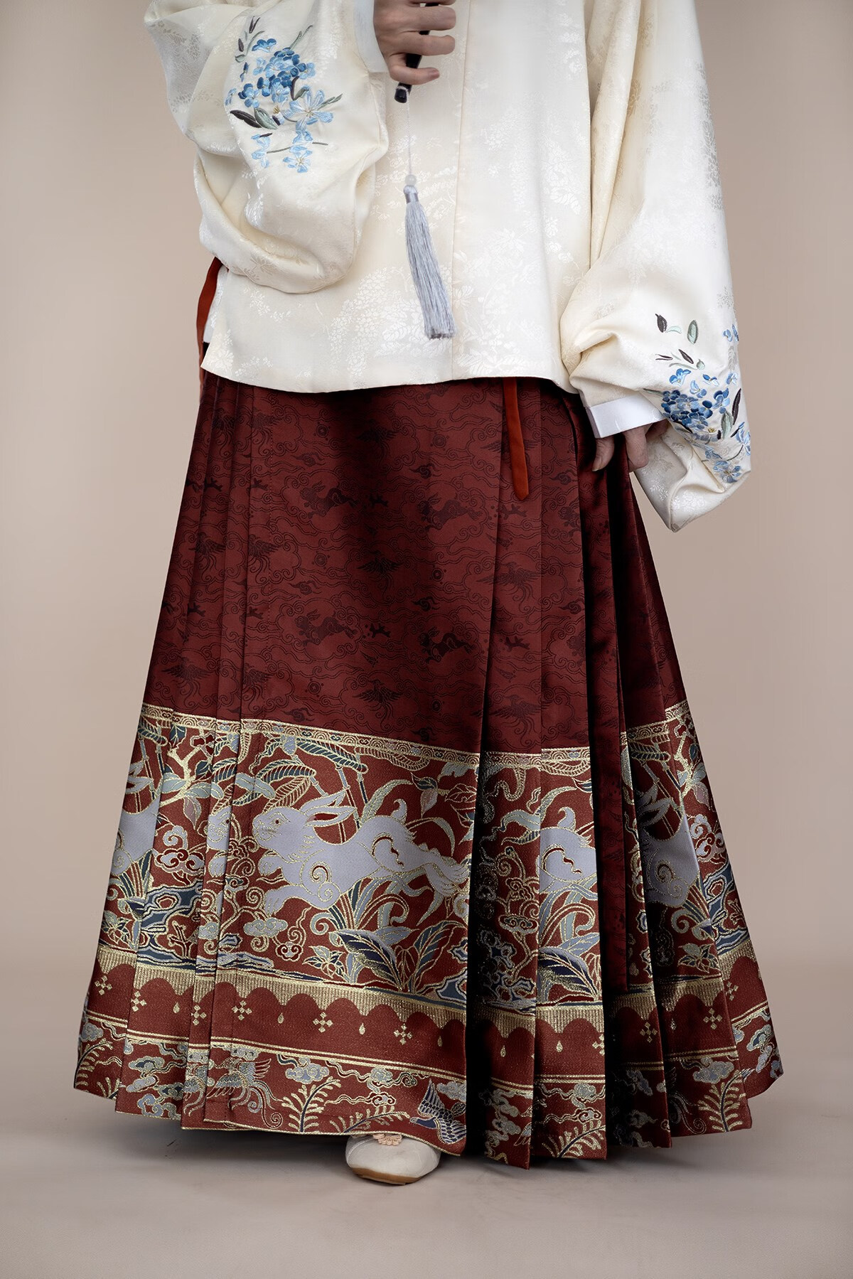 zhouyouyang海棠落原创 红色兔年汉服 日常明制马面裙子 仿妆花织锦缎