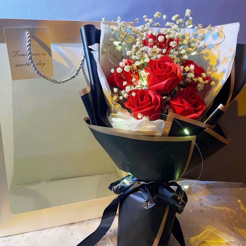 生日礼物送女生教师节礼物女老师实用满天星干花花束玫瑰香皂花送女