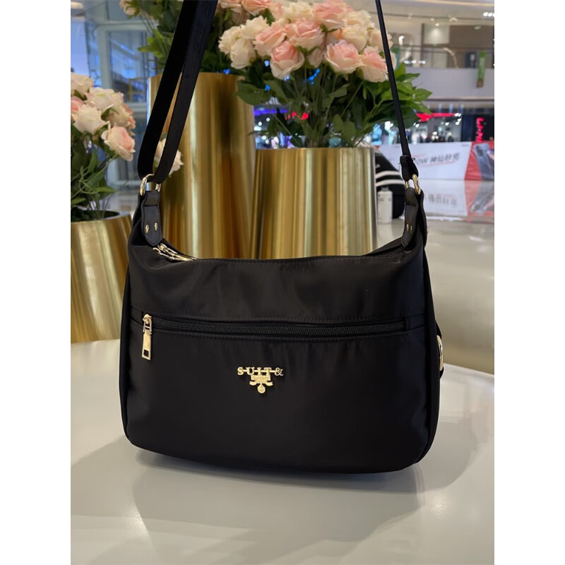 帕米琪（PAMIQI）斜挎包 韩版轻便女神节斜挎女包休闲时尚百搭旅行包尼龙帆布中年 黑色