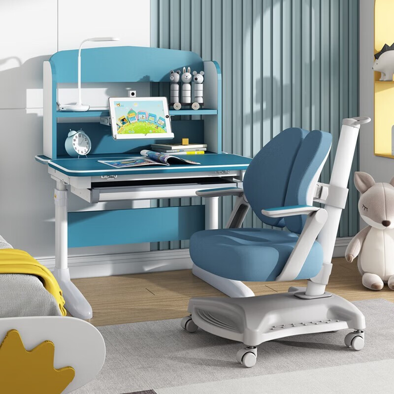 中沪爱童实木儿童学习桌椅套装家用男孩女孩书桌小学生课桌椅可升降写字桌 护眼蓝1.0M实木桌+升级03追背椅