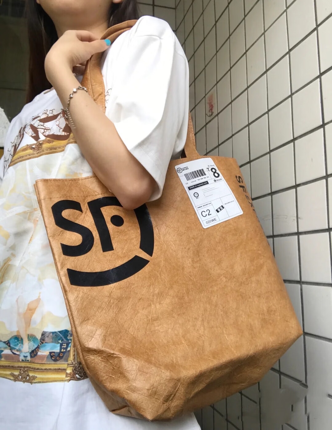 山头林村顺丰袋子手提杜邦纸袋手提袋牛皮纸包包快递牛皮背包定制限量