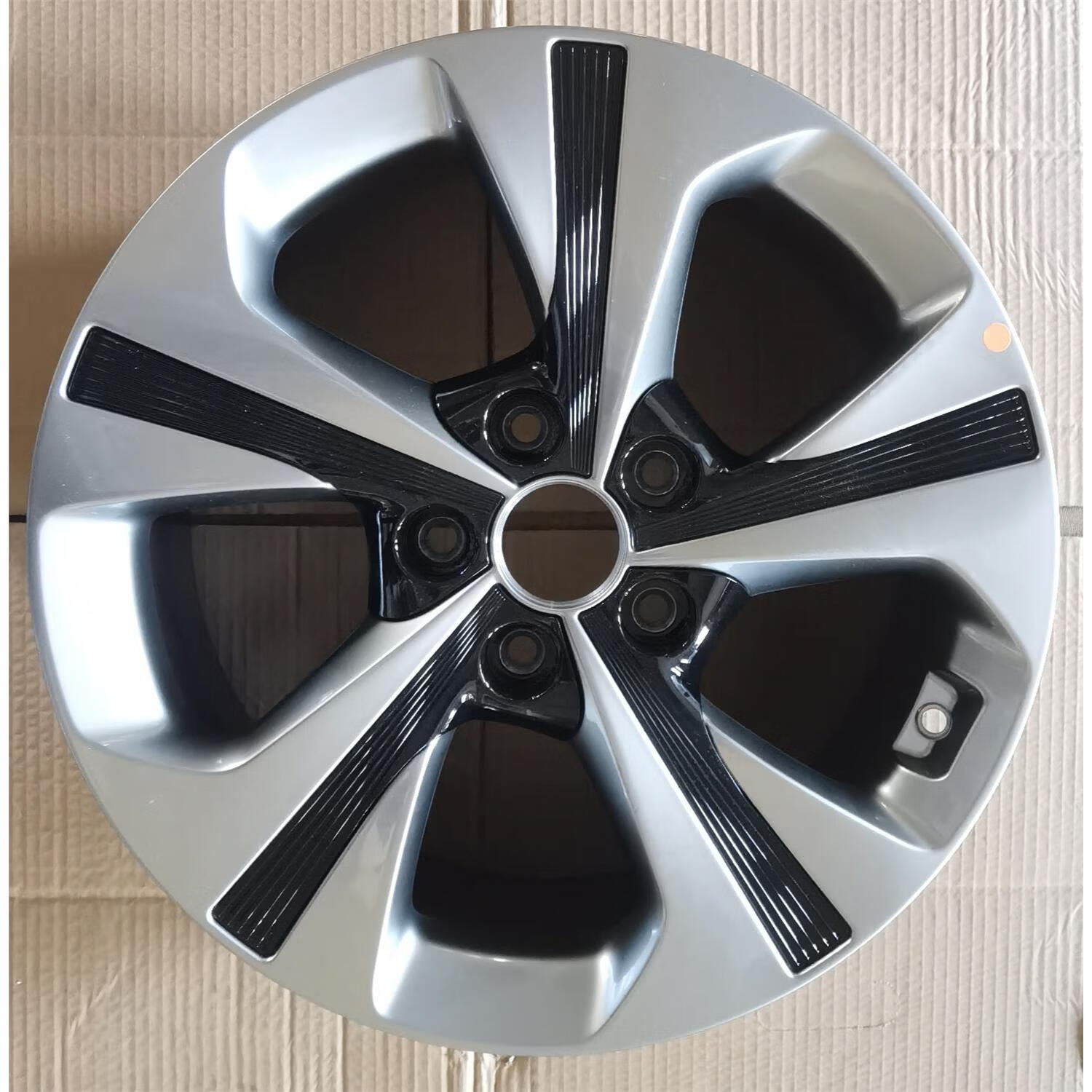 18寸全新原装原厂铝合金轮毂钢圈胎铃 菲斯塔17寸原厂