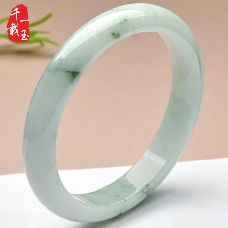 千载一玉【玉石孤品】翡翠玉手镯 女士冰底飘花色玉镯子  带证书 约62毫米 款一 约62毫米 QZC7991i使用感如何?
