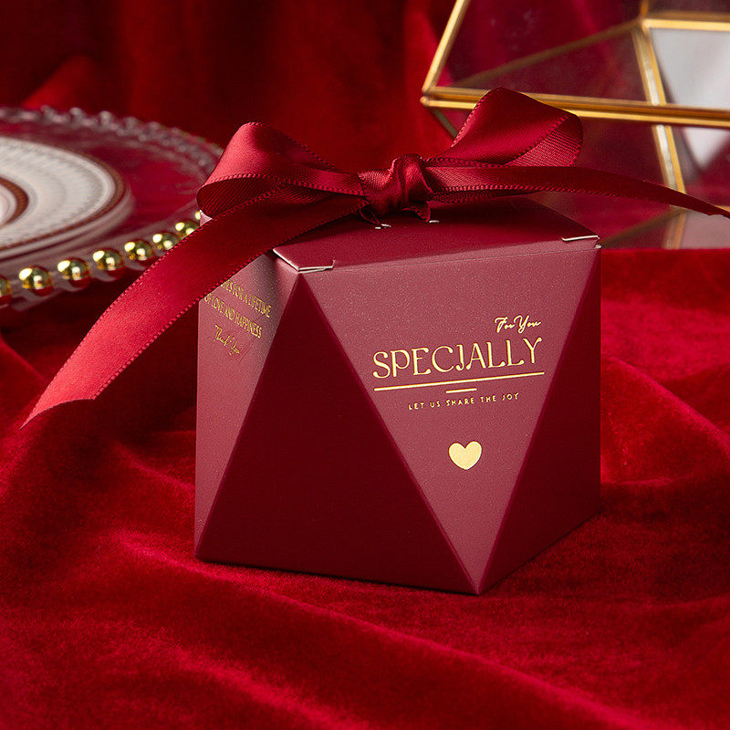 百天糖果盒钻石形2021新款喜糖糖果包装空礼盒 石榴红烫金 酒红丝带