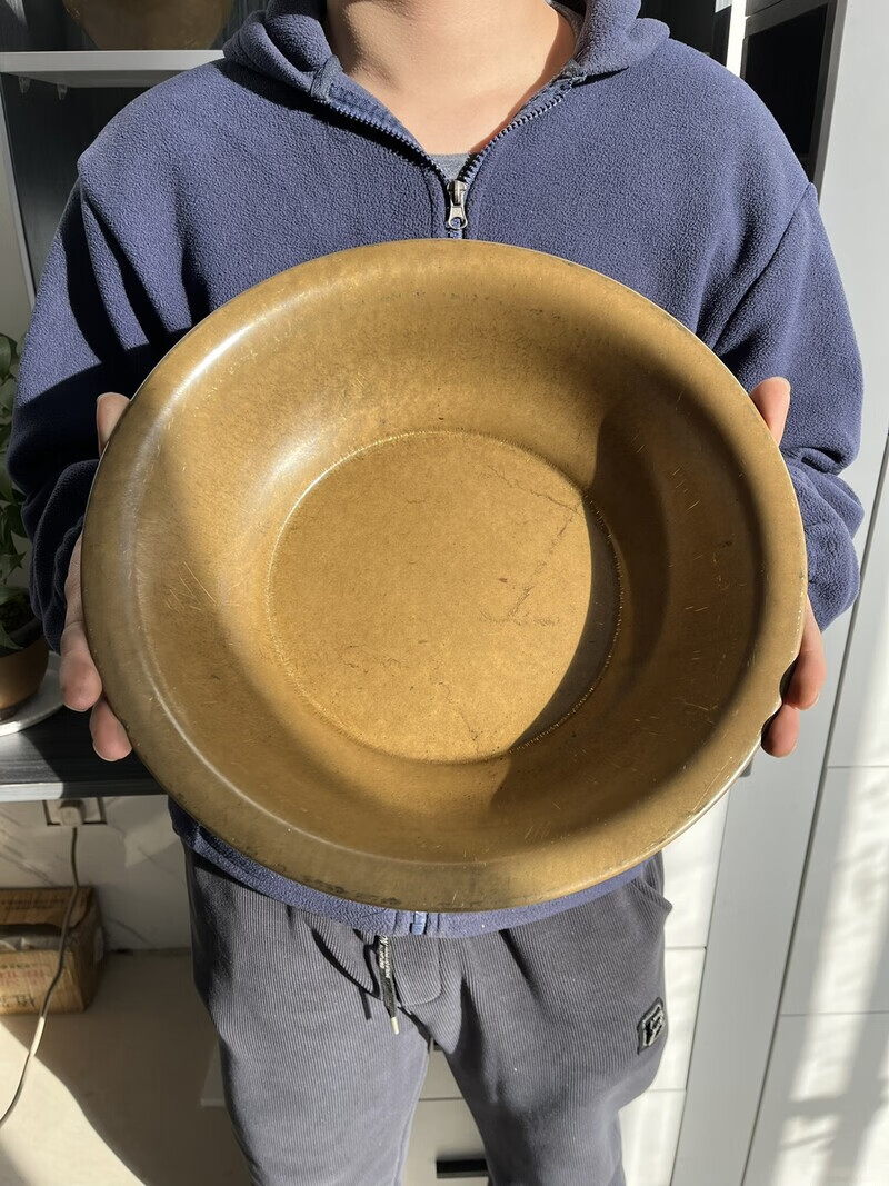 純銅手工加厚黃銅盆水盆家用盆結(jié)婚喜盆臉盆洗腳盆榆木桌火盆大號(hào) 直徑33深8厘米重約1.5斤
