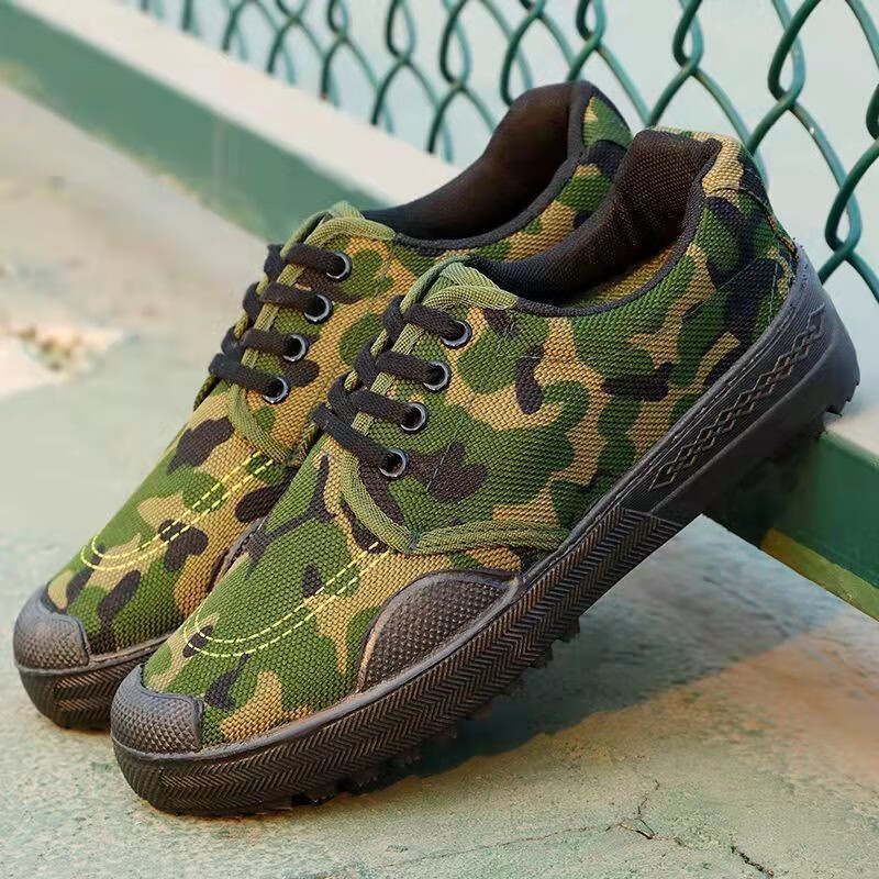 底迷彩胶鞋防滑耐磨工地干活建筑迷彩农活胶鞋劳保鞋帆布 吹气底小花