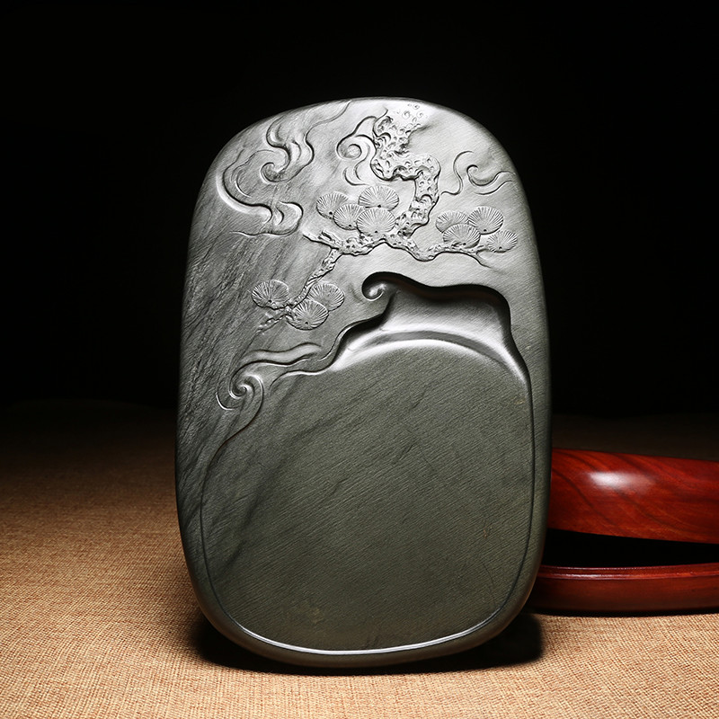 砚台手工雕刻龙尾老坑眉纹籽料