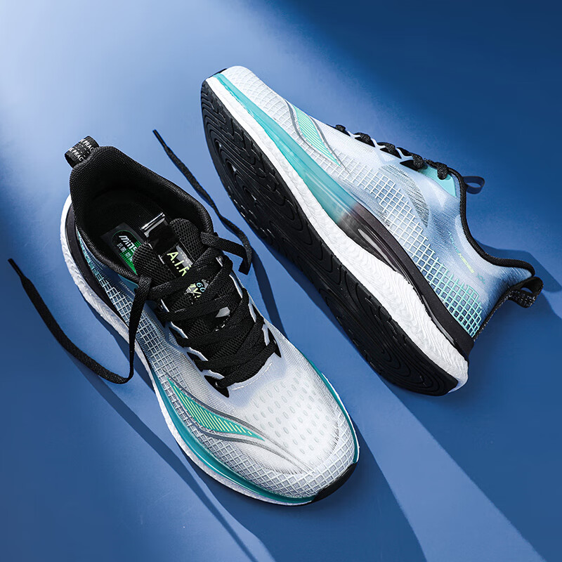 努格森跑步鞋男款春季青少年软底减震飞马跑鞋秋季超轻碳板体育生运动