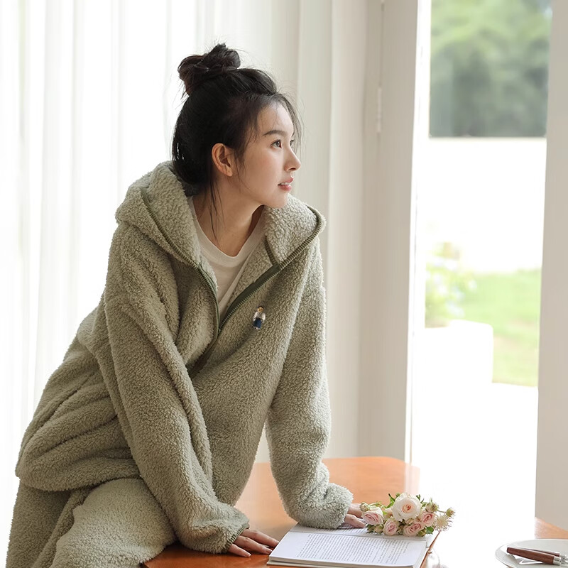 Teenie Weenie小熊新款连帽睡衣女款秋冬季加绒加厚保暖家居服套装 霜绿色 均码