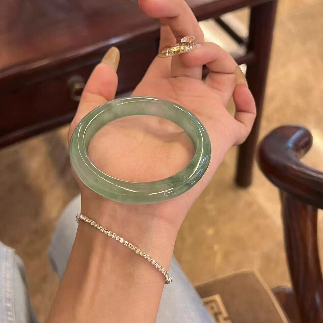 翡翠玉石品牌排行前十名：这10款品质卓越，收藏价值高