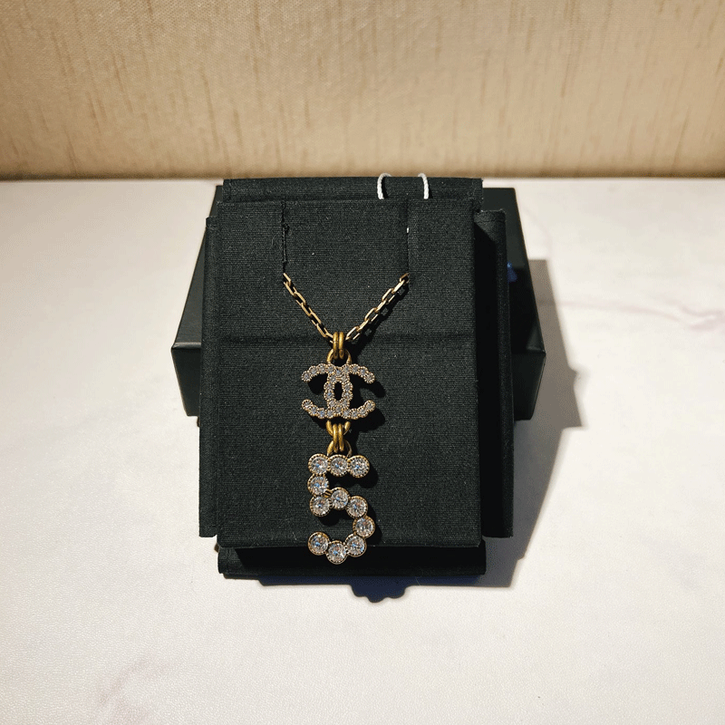 99新】香奈儿(chanel)项链  23adakar秀款达喀尔地图 镶钻山茶花项链