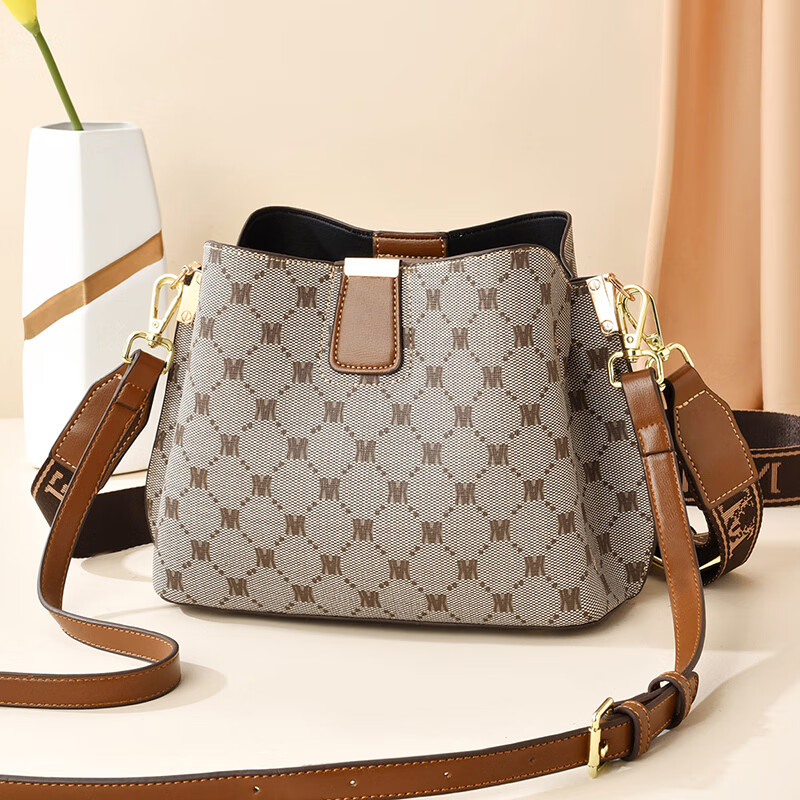 酷奇袋鼠(kuqidaishu)包包新款潮夏时尚质感水桶包多层大容量高级感单