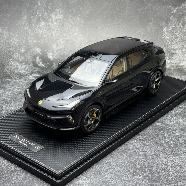 躍紀生原廠1:18 Lotus Eletre 路特斯蓮花越野 SUV 仿真合金汽車模型 1:18黑色帶底座和罩子