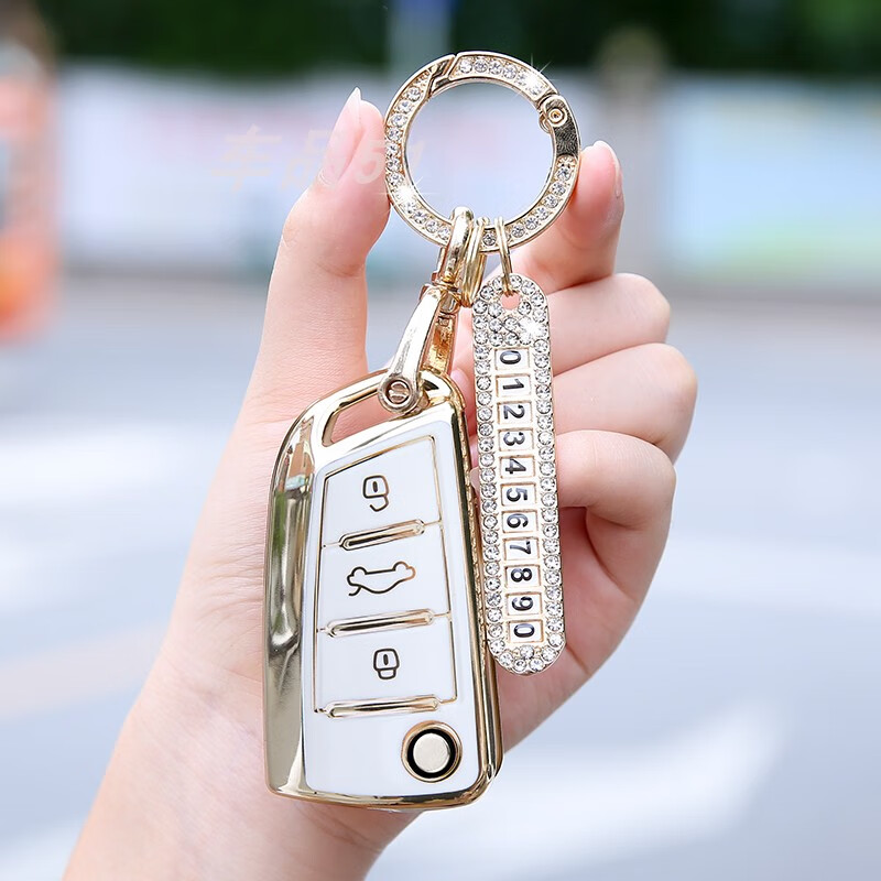 绿野客可爱卡通坐姿小熊憨憨钥匙扣创意网红汽车包包配饰挂圈个性小