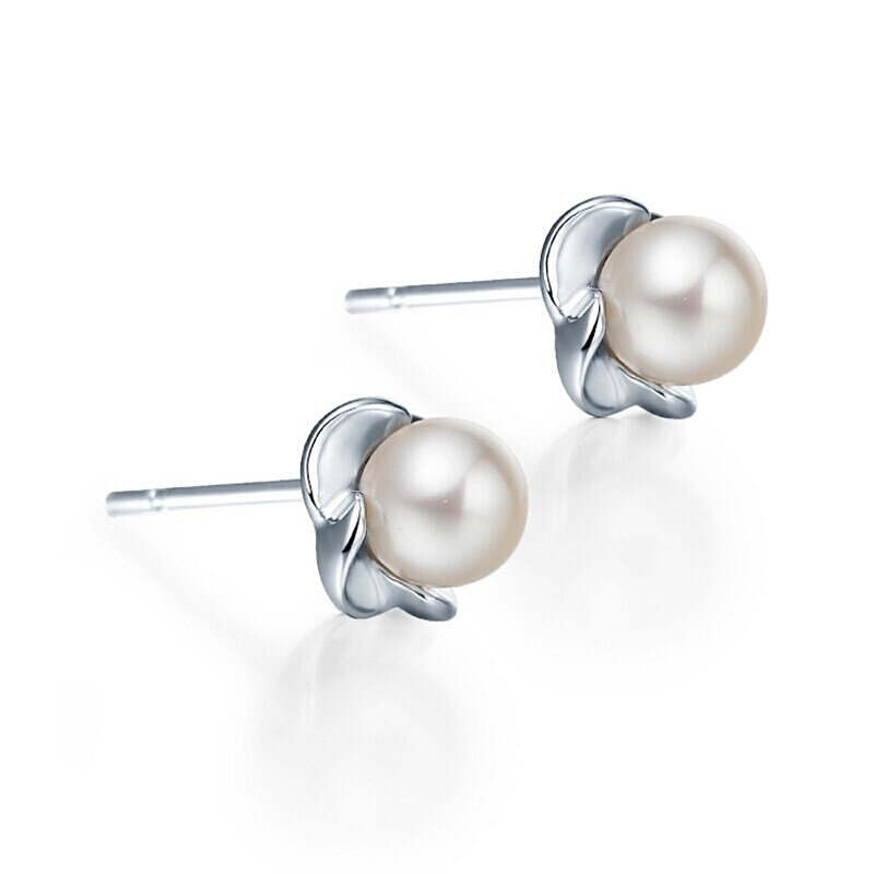 珍珠耳饰周大福清新花瓣925银镶珍珠耳钉评测哪款质量更好,评测质量好不好？