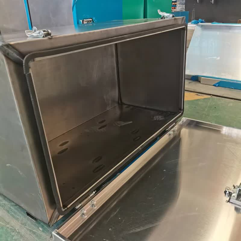允和美半挂货车铁皮工具箱高强板带防水槽胶条加厚满焊超大工具箱可