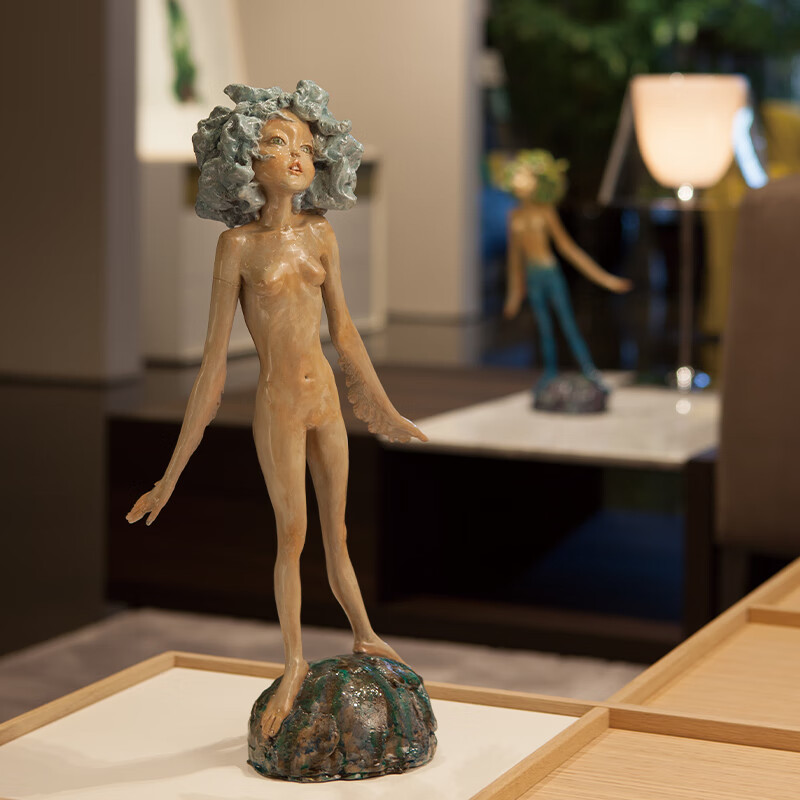 稀奇(xq)向京作品《致青春-我能飞》特别版桌面艺术摆件签名版雕塑